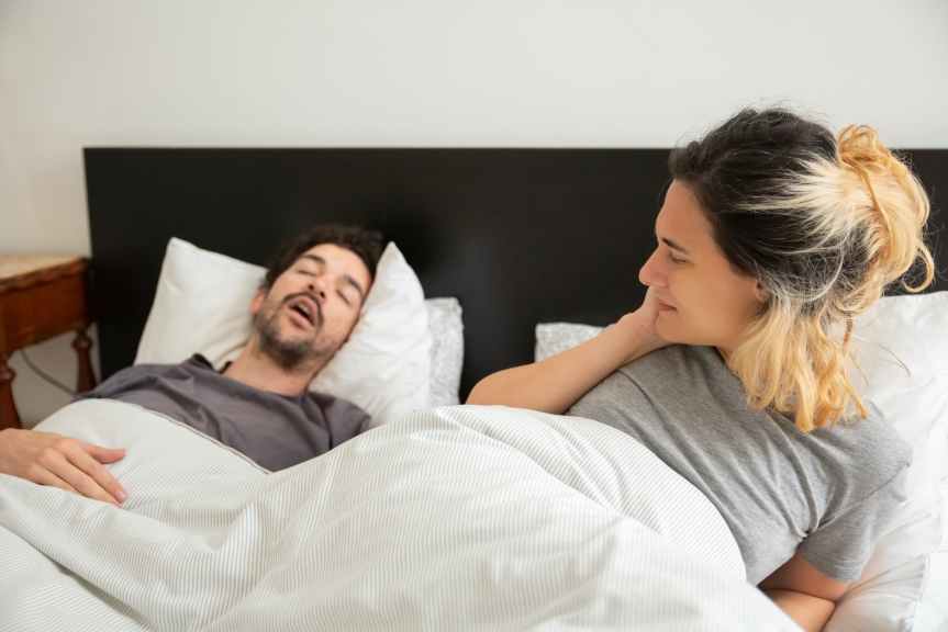 Understanding the Difference: Snoring vs. Obstructive Sleep Apnea&nbsp;(OSA)